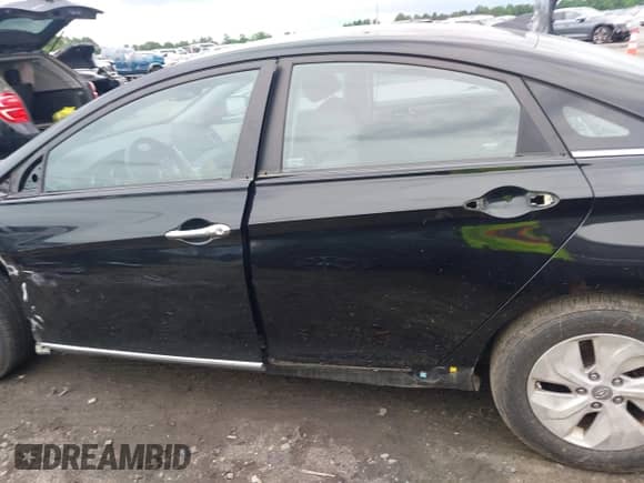 2015 Hyundai Sonata z VIN KMHEC4A47FA139126, wystawiony jako IAAI lot #42398403 z przebiegiem 92 085 mil mil oraz . Historia ofert i sprzedaży dostępna na DreamBid. Obrazek 15.