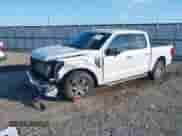2022 Ford F-150 XL z VIN 1FTEW1C56NKE40141, wystawiony jako IAAI lot #42970991 z przebiegiem 54 580 mil mil oraz . Historia ofert i sprzedaży dostępna na DreamBid. Obrazek 18.