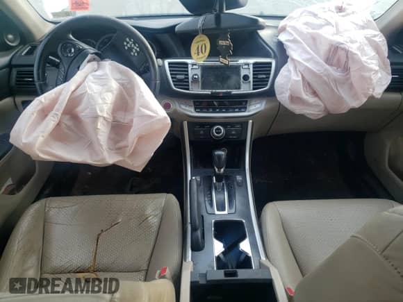 2014 Honda Accord EX-L z VIN 1HGCR3F86EA002954, wystawiony jako Copart lot #86051755 z przebiegiem 216 478 mil mil oraz Czysty tytuł • Clean title. Historia ofert i sprzedaży dostępna na DreamBid. Obrazek 8.