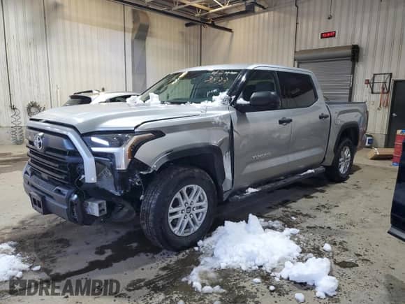 2022 Toyota Tundra SR5 with VIN 5TFLA5DB2NX027458, listed as a Copart auction lot 43463833 with 16,272 mi miles and . Bid and sale history available at DreamBid. Image 1.