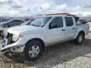 2005 Nissan Frontier SE z VIN 1N6AD07W95C455998, wystawiony jako Copart lot #51514145 z przebiegiem 135 000 mil mil oraz Szkoda całkowita • Salvage title. Historia ofert i sprzedaży dostępna na DreamBid. Obrazek 1.