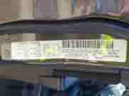 2014 Jeep Cherokee Latitude z VIN 1C4PJMCS3EW203811, wystawiony jako IAAI lot #43485562 z przebiegiem 152 937 mil mil oraz . Historia ofert i sprzedaży dostępna na DreamBid. Obrazek 9.