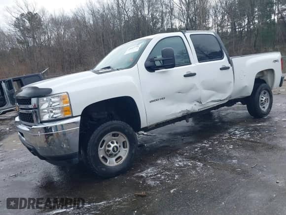2013 Chevrolet Silverado 2500HD Work Truck z VIN 1GC1KVC85DF123549, wystawiony jako IAAI lot #41683756 z przebiegiem 150 572 mil mil oraz . Historia ofert i sprzedaży dostępna na DreamBid. Obrazek 18.