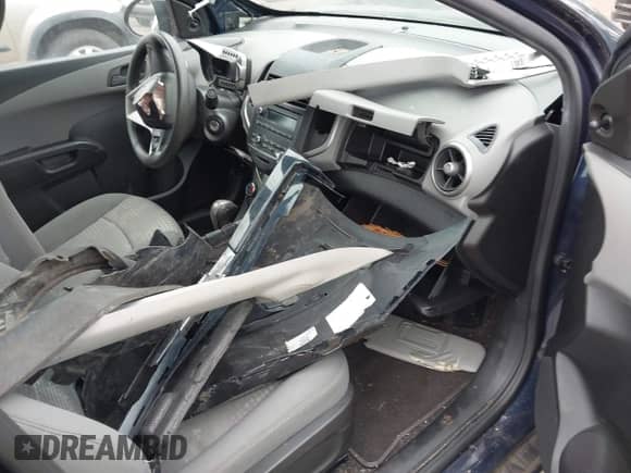 2015 Chevrolet Sonic LS с VIN 1G1JA5SH8F4164897, выставлен на аукционе IAAI как лот 42374297 с пробегом Не указан миль и . История ставок и продаж доступна на DreamBid. Изображение 5.