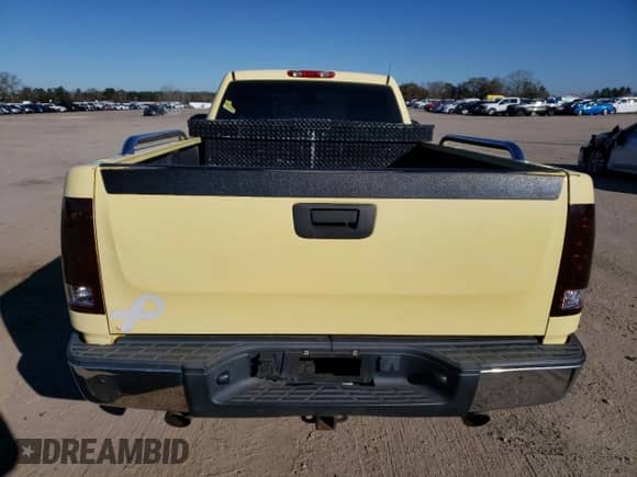 2008 GMC Sierra 1500 Work Truck с VIN 1GTEC14J18Z245354, выставлен на аукционе Copart как лот 88004855 с пробегом 298 139 миль миль и Списание • Salvage title. История ставок и продаж доступна на DreamBid. Изображение 6.