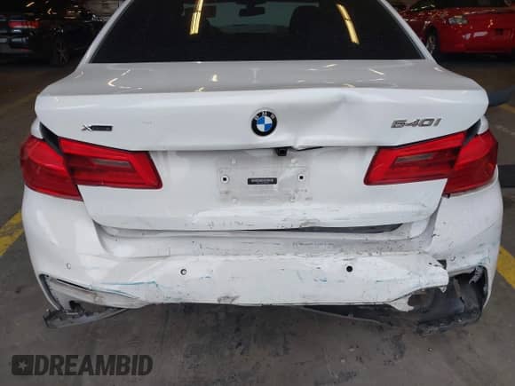 2018 BMW 5 Series 540i xDrive с VIN WBAJE7C57JG892405, выставлен на аукционе IAAI как лот 43156431 с пробегом 74 598 миль миль и . История ставок и продаж доступна на DreamBid. Изображение 6.