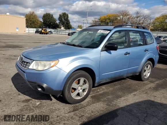 2012 Subaru Forester X z VIN JF2SHBBC3CH419245, wystawiony jako Copart lot #82735845 z przebiegiem 182 777 mil mil oraz Czysty tytuł • Clean title. Historia ofert i sprzedaży dostępna na DreamBid. Obrazek 1.