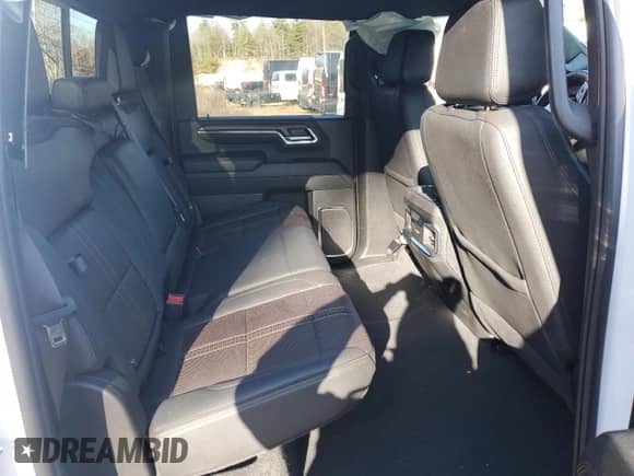 2024 Chevrolet Silverado 3500HD High Country с VIN 2GC4YVEYXR1165898, выставлен на аукционе Copart как лот 80017064 с пробегом 7 234 миль миль и Списание • Salvage title. История ставок и продаж доступна на DreamBid. Изображение 10.