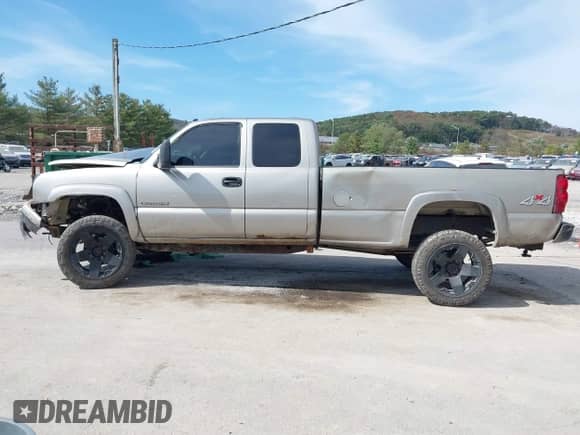 2003 Chevrolet Silverado 2500HD LT с VIN 1GCHK29U53E277670, выставлен на аукционе IAAI как лот 43361681 с пробегом 240 810 миль миль и . История ставок и продаж доступна на DreamBid. Изображение 15.
