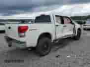 2007 Toyota Tundra SR5 z VIN 5TBET54187S455255, wystawiony jako Copart lot #70026895 z przebiegiem 244 902 mil mil oraz Szkoda całkowita • Salvage title. Historia ofert i sprzedaży dostępna na DreamBid. Obrazek 3.