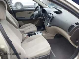 2009 Hyundai Elantra GLS z VIN KMHDU46D59U784460, wystawiony jako IAAI lot #43161817 z przebiegiem 91 340 mil mil oraz . Historia ofert i sprzedaży dostępna na DreamBid. Obrazek 5.