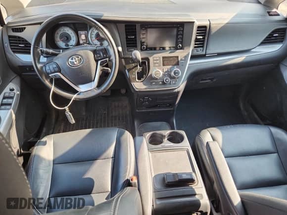 2019 Toyota Sienna SE with VIN 5TDXZ3DC0KS984308, listed as a Copart auction lot 69139235 with 90,252 mi miles and Salvage title. Bid and sale history available at DreamBid. Image 8.