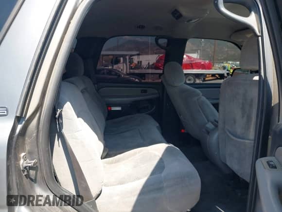 2001 Chevrolet Tahoe LS with VIN 1GNEC13T51J153677, listed as a IAAI auction lot 42459552 with 201,209 mi miles and . Bid and sale history available at DreamBid. Image 8.