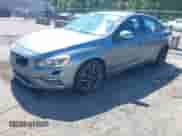 2017 Volvo S60 Dynamic с VIN YV126MFLXH2428457, выставлен на аукционе IAAI как лот 43109708 с пробегом 130 474 миль миль и . История ставок и продаж доступна на DreamBid. Изображение 2.