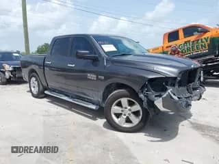 2016 Ram 1500 Lone Star z VIN 1C6RR6LT7GS216052, wystawiony jako IAAI lot #42450657 z przebiegiem 157 040 mil mil oraz . Historia ofert i sprzedaży dostępna na DreamBid. Obrazek 1.