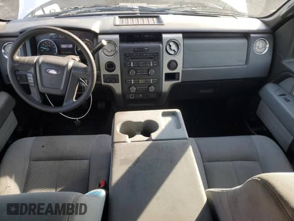 2011 Ford F-150 XL z VIN 1FTEX1CM7BFC52219, wystawiony jako Copart lot #82735625 z przebiegiem 388 717 mil mil oraz Czysty tytuł • Clean title. Historia ofert i sprzedaży dostępna na DreamBid. Obrazek 8.