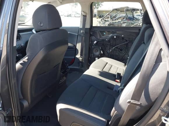 2018 Kia Sorento L with VIN 5XYPG4A35JG341786, listed as a IAAI auction lot 42707108 with 165,857 mi miles and . Bid and sale history available at DreamBid. Image 8.