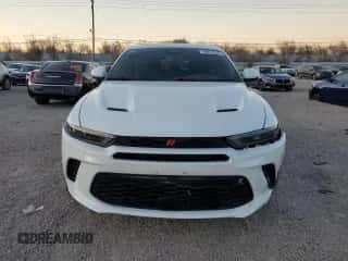 2024 Dodge Hornet R/T z VIN ZACPDFCWXR3A27419, wystawiony jako Copart lot #87380434 z przebiegiem 13 212 mil mil oraz Nie do naprawy • Non repairable. Historia ofert i sprzedaży dostępna na DreamBid. Obrazek 5.