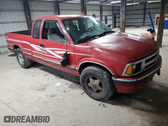1996 Chevrolet S-10 LS с VIN 1GCDT19X2TK128327, выставлен на аукционе Copart как лот 47827255 с пробегом 180 054 миль миль и Чистый • Clean title. История ставок и продаж доступна на DreamBid. Изображение 4.