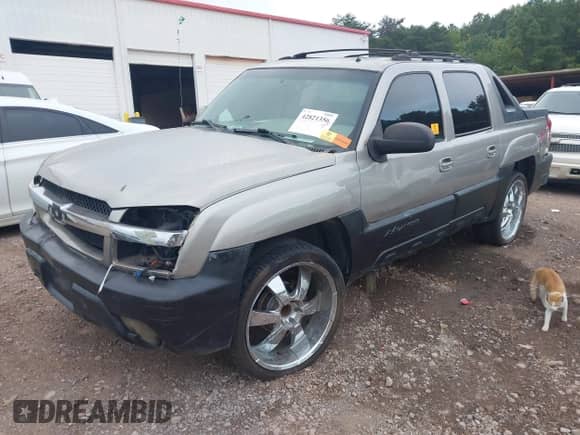 2002 Chevrolet Avalanche z VIN 3GNEC13TX2G244625, wystawiony jako IAAI lot #42821356 z przebiegiem Nie podano mil oraz . Historia ofert i sprzedaży dostępna na DreamBid. Obrazek 2.