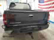 2005 Chevrolet Silverado 1500 Z71 z VIN 2GCEK19B051178951, wystawiony jako Copart lot #84414315 z przebiegiem 179 984 mil mil oraz Czysty tytuł • Clean title. Historia ofert i sprzedaży dostępna na DreamBid. Obrazek 6.