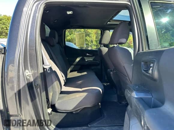 2017 Toyota Tacoma SR5 with VIN 5TFCZ5AN0HX083989, listed as a Copart auction lot 85334725 with 208,166 mi miles and Clean title. Bid and sale history available at DreamBid. Image 5.