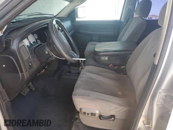 2004 Dodge 2500 SLT z VIN 3D7KU28C84G136455, wystawiony jako Copart lot #61664045 z przebiegiem 414 781 mil mil oraz Szkoda całkowita • Salvage title. Historia ofert i sprzedaży dostępna na DreamBid. Obrazek 7.