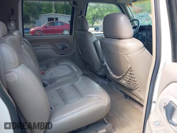 1997 Chevrolet Suburban с VIN 3GNFK16R2VG141730, выставлен на аукционе IAAI как лот 42208327 с пробегом 158 448 миль миль и . История ставок и продаж доступна на DreamBid. Изображение 8.