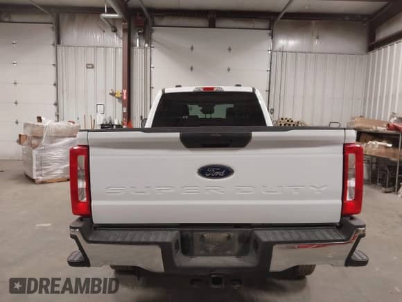 2025 Ford F-250 XL z VIN 1FT7W2BT8SED32094, wystawiony jako IAAI lot #43304180 z przebiegiem 7 748 mil mil oraz . Historia ofert i sprzedaży dostępna na DreamBid. Obrazek 16.