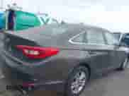 2015 Hyundai Sonata SE с VIN 5NPE24AF4FH146262, выставлен на аукционе IAAI как лот 43221290 с пробегом 62 112 миль миль и . История ставок и продаж доступна на DreamBid. Изображение 13.
