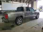 2008 Dodge Dakota SLT с VIN 1D7HW48N88S632145, выставлен на аукционе Copart как лот 71955855 с пробегом 95 363 миль миль и Списание • Salvage title. История ставок и продаж доступна на DreamBid. Изображение 3.