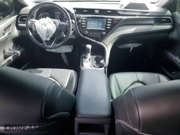 2019 Toyota Camry SE z VIN 4T1B11HK3KU166036, wystawiony jako Copart lot #83827125 z przebiegiem 131 811 mil mil oraz Szkoda całkowita • Salvage title. Historia ofert i sprzedaży dostępna na DreamBid. Obrazek 8.