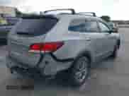 2017 Hyundai Santa Fe SE z VIN KM8SM4HF1HU243832, wystawiony jako IAAI lot #43320326 z przebiegiem 86 588 mil mil oraz . Historia ofert i sprzedaży dostępna na DreamBid. Obrazek 4.