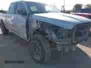 2018 Ram 1500 Big Horn с VIN 1C6RR6TT6JS168129, выставлен на аукционе IAAI как лот 42925799 с пробегом 150 862 миль миль и . История ставок и продаж доступна на DreamBid. Изображение 6.