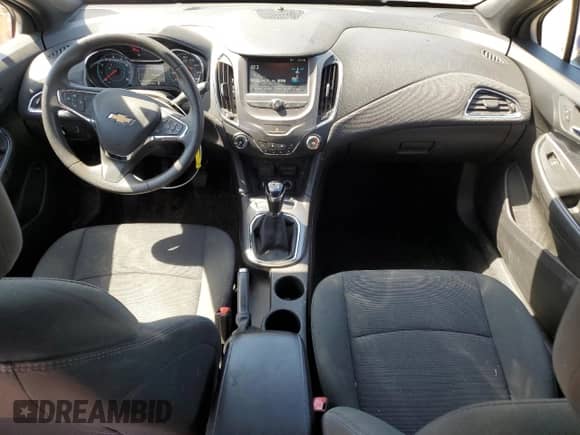 2017 Chevrolet Cruze LT z VIN 1G1BD5SM7H7274639, wystawiony jako Copart lot #56034675 z przebiegiem 117 160 mil mil oraz Szkoda całkowita • Salvage title. Historia ofert i sprzedaży dostępna na DreamBid. Obrazek 8.