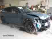 2025 Mazda CX-5 S Carbon Edition z VIN JM3KFBCM2S0623499, wystawiony jako IAAI lot #42865410 z przebiegiem 15 933 mil mil oraz . Historia ofert i sprzedaży dostępna na DreamBid. Obrazek 1.