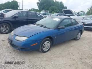2002 Saturn SC с VIN 1G8ZN12802Z237999, выставлен на аукционе IAAI как лот 42573764 с пробегом 243 398 миль миль и . История ставок и продаж доступна на DreamBid. Изображение 2.