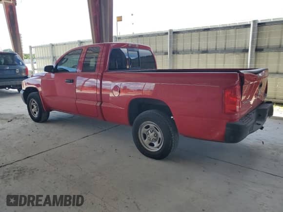 2007 Dodge Dakota ST z VIN 1D7HE22K67S136720, wystawiony jako Copart lot #68422585 z przebiegiem 156 023 mil mil oraz Czysty tytuł • Clean title. Historia ofert i sprzedaży dostępna na DreamBid. Obrazek 2.