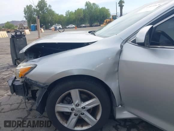 2014 Toyota Camry SE with VIN 4T1BF1FKXEU447288, listed as a IAAI auction lot 43034626 with 233,747 mi miles and . Bid and sale history available at DreamBid. Image 6.