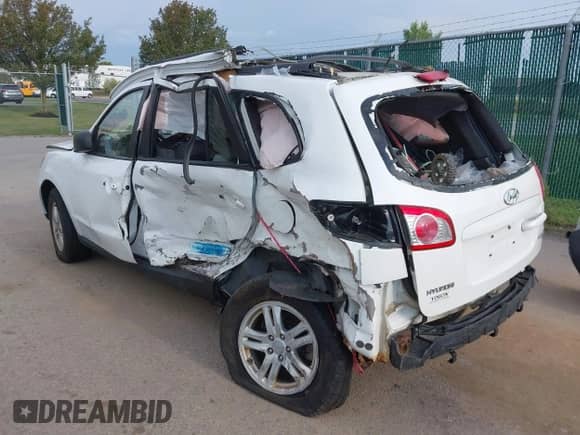 2010 Hyundai Santa Fe GLS with VIN 5NMSGDAB0AH381989, listed as a IAAI auction lot 43137343 with 203,000 mi miles and . Bid and sale history available at DreamBid. Image 3.