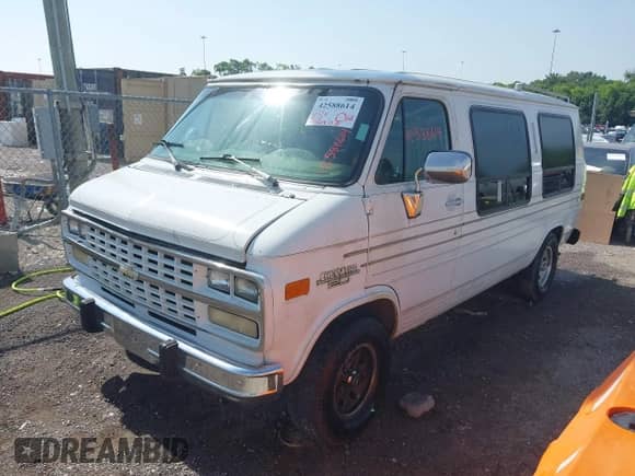 1993 Chevrolet Chevy Van с VIN 1GBEG25K2PF318995, выставлен на аукционе IAAI как лот 42588614 с пробегом 751 509 миль миль и . История ставок и продаж доступна на DreamBid. Изображение 2.