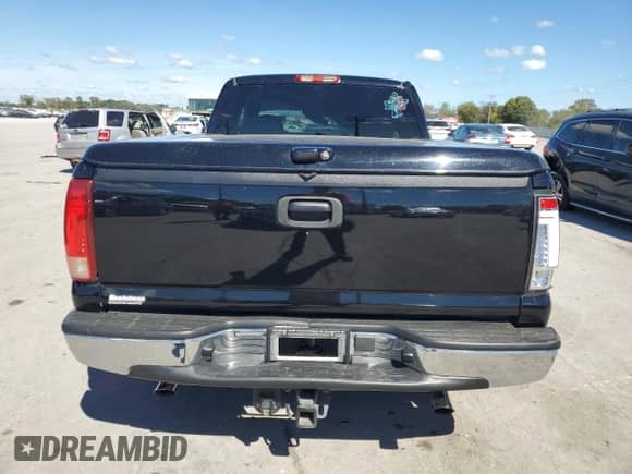 2005 GMC Sierra 1500 SLE с VIN 1GTEC19T85Z122852, выставлен на аукционе Copart как лот 81964455 с пробегом 214 106 миль миль и Списание • Salvage title. История ставок и продаж доступна на DreamBid. Изображение 6.
