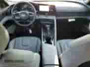 2024 Hyundai Elantra Limited z VIN KMHLN4DJ8RU098088, wystawiony jako Copart lot #69842515 z przebiegiem 11 874 mil mil oraz Szkoda całkowita • Salvage title. Historia ofert i sprzedaży dostępna na DreamBid. Obrazek 8.