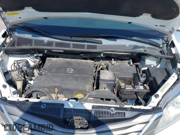 2013 Toyota Sienna XLE AAS with VIN 5TDYK3DC5DS327564, listed as a IAAI auction lot 42822134 with Not provided miles and . Bid and sale history available at DreamBid. Image 10.