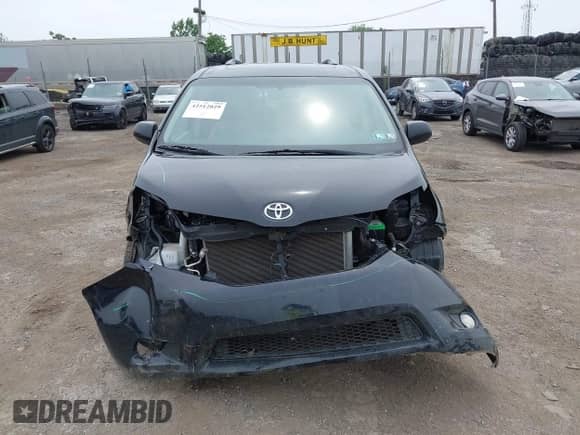 2017 Toyota Sienna XLE with VIN 5TDDZ3DCXHS168606, listed as a IAAI auction lot 42512029 with 78,614 mi miles and . Bid and sale history available at DreamBid. Image 13.