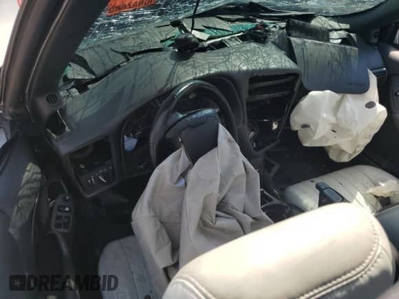 1997 Chevrolet Camaro Z28 z VIN 2G1FP22P6V2114000, wystawiony jako Copart lot #72685104 z przebiegiem Nie podano mil oraz Szkoda całkowita • Salvage title. Historia ofert i sprzedaży dostępna na DreamBid. Obrazek 8.