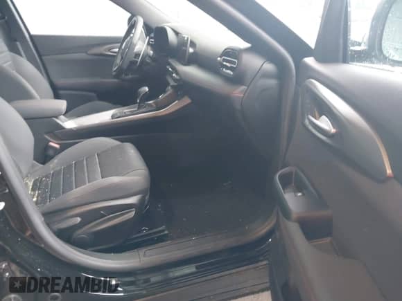 2024 Dodge Hornet R/T с VIN ZACPDFCWXR3A25153, выставлен на аукционе IAAI как лот 40207905 с пробегом 10 705 миль миль и . История ставок и продаж доступна на DreamBid. Изображение 5.