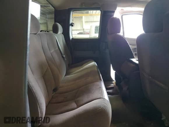 2006 Chevrolet Silverado 1500 LT3 z VIN 1GCEK19Z96Z167954, wystawiony jako Copart lot #64427625 z przebiegiem 181 512 mil mil oraz Czysty tytuł • Clean title. Historia ofert i sprzedaży dostępna na DreamBid. Obrazek 10.