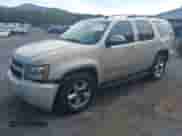 2007 Chevrolet Tahoe LTZ z VIN 1GNFK13097R108670, wystawiony jako IAAI lot #43330922 z przebiegiem 300 850 mil mil oraz . Historia ofert i sprzedaży dostępna na DreamBid. Obrazek 2.