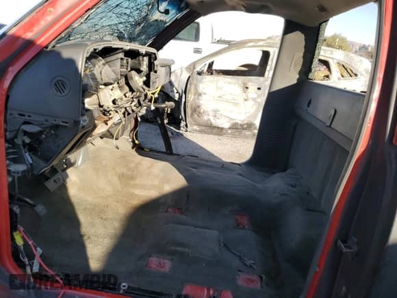 2006 Chevrolet Silverado 1500 Work Truck с VIN 3GCEC14V06G274098, выставлен на аукционе Copart как лот 44767695 с пробегом Не указан миль и На запчасти • Non repairable. История ставок и продаж доступна на DreamBid. Изображение 7.